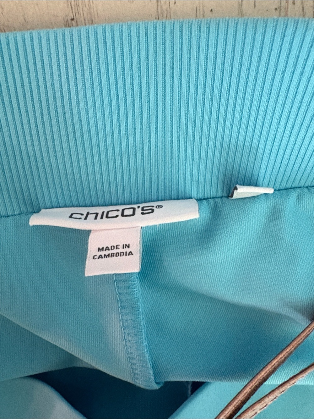 NWOT Chico’s Aqua Blue Pleated Skirt Skort UPF Zenergy Sz 1 M - Picture 2 of 4